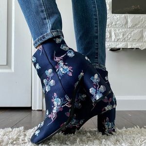SOLDDD!!!NAVY BLUE ANKLE BOOTS